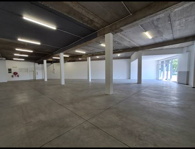 429M² RETAIL TO LET IN HALFWAY HOUSE